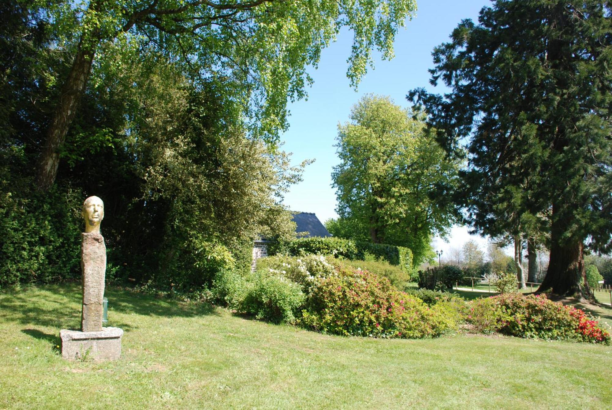 Chateau Du Bourg Saint-Denis-de-Gastines Exteriör bild