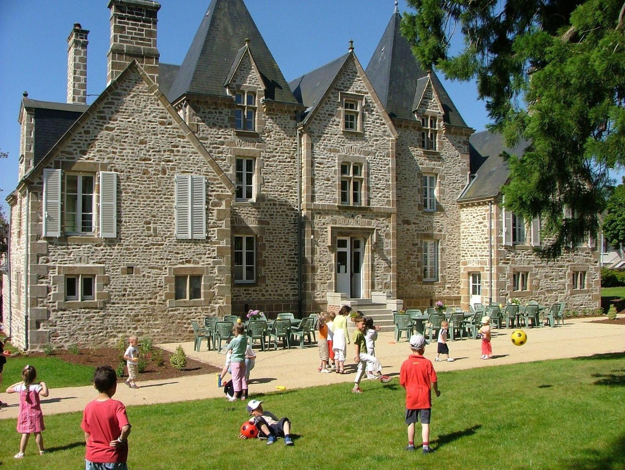 Chateau Du Bourg Saint-Denis-de-Gastines Exteriör bild